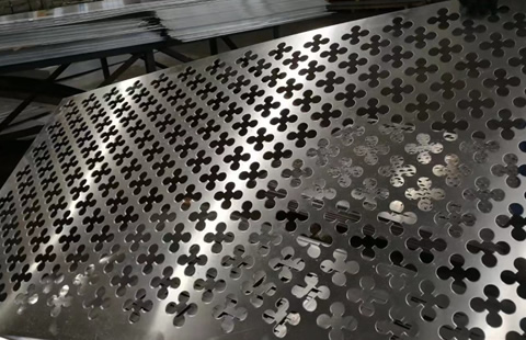铝板加工/铝板生产厂家江苏财晟铝业喜签新年后的第一单！