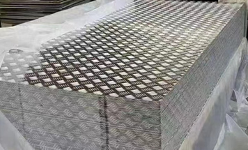 铝板加工/花纹铝板厂家江苏财晟铝业公司-四月中旬，加班进行中！